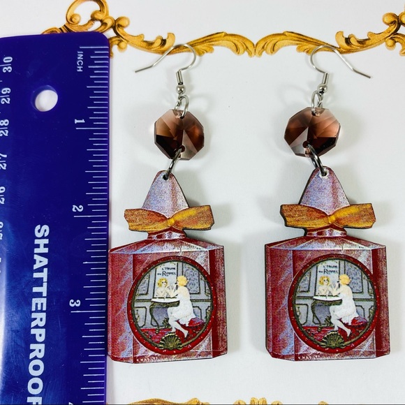 Vintage bottle image earrings with crystals - Picture 4 of 4